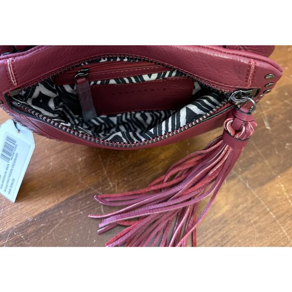 Sanctuary NWT Half Moon Adjustable Crossbody Bag Purse Studded Fringe Chic - Picture 5 of 10